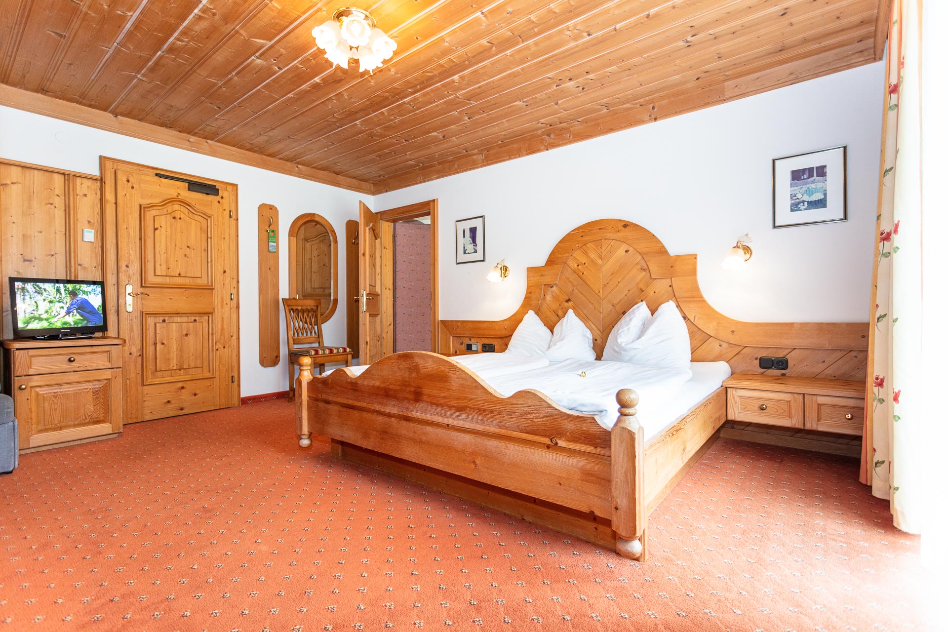 Rooms and accommodation at Landhotel Rohregger Neukirchen